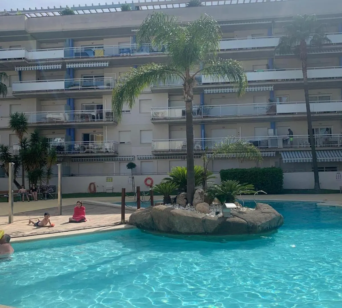 Appartement Apartamento De Dos Habitaciones Con Terraza Y Plaza De Aparcamiento Roses Spanje