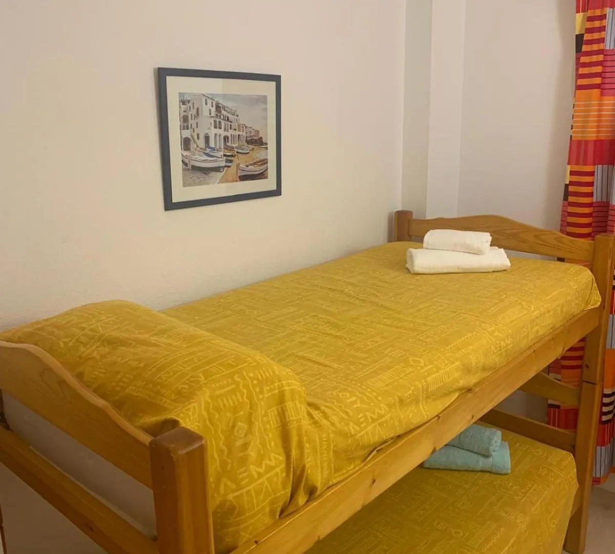 Apartamento De Dos Habitaciones Con Terraza Y Plaza De Aparcamiento Roses