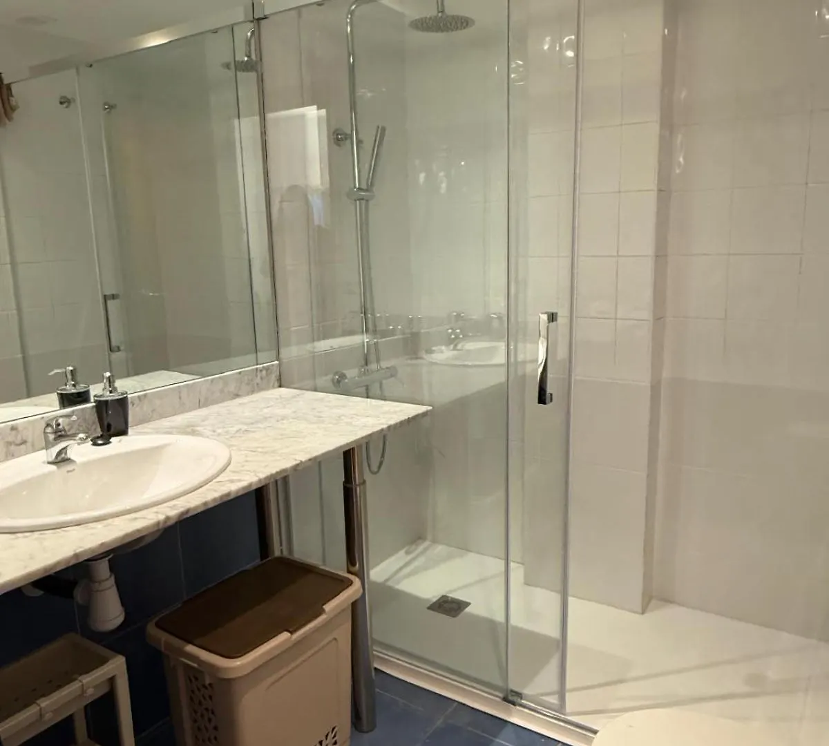 Apartamento De Dos Habitaciones Con Terraza Y Plaza De Aparcamiento Roses Daire